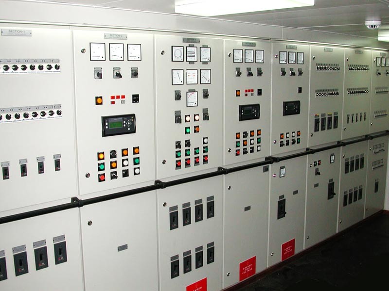 Tủ điện kim loại - Thiết Bị Cơ Điện An Phúc  - Công Ty TNHH Thiết Bị Cơ Điện An Phúc